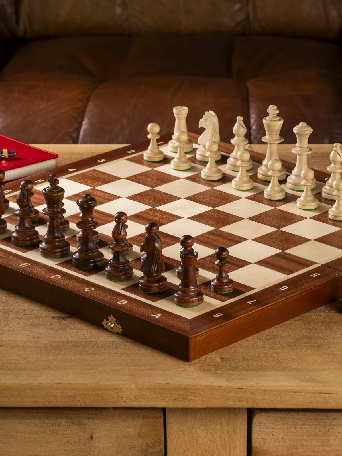 Échiquier Gambit en acajou, dames en plus – vue d’ensemble