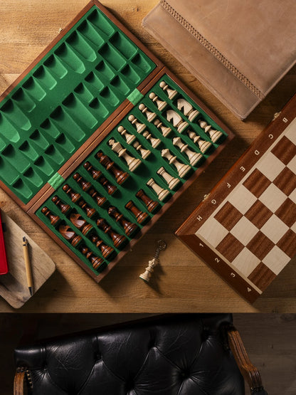 Échiquier Gambit en acajou, dames en plus – les pièces rangées, avec les dames en plus