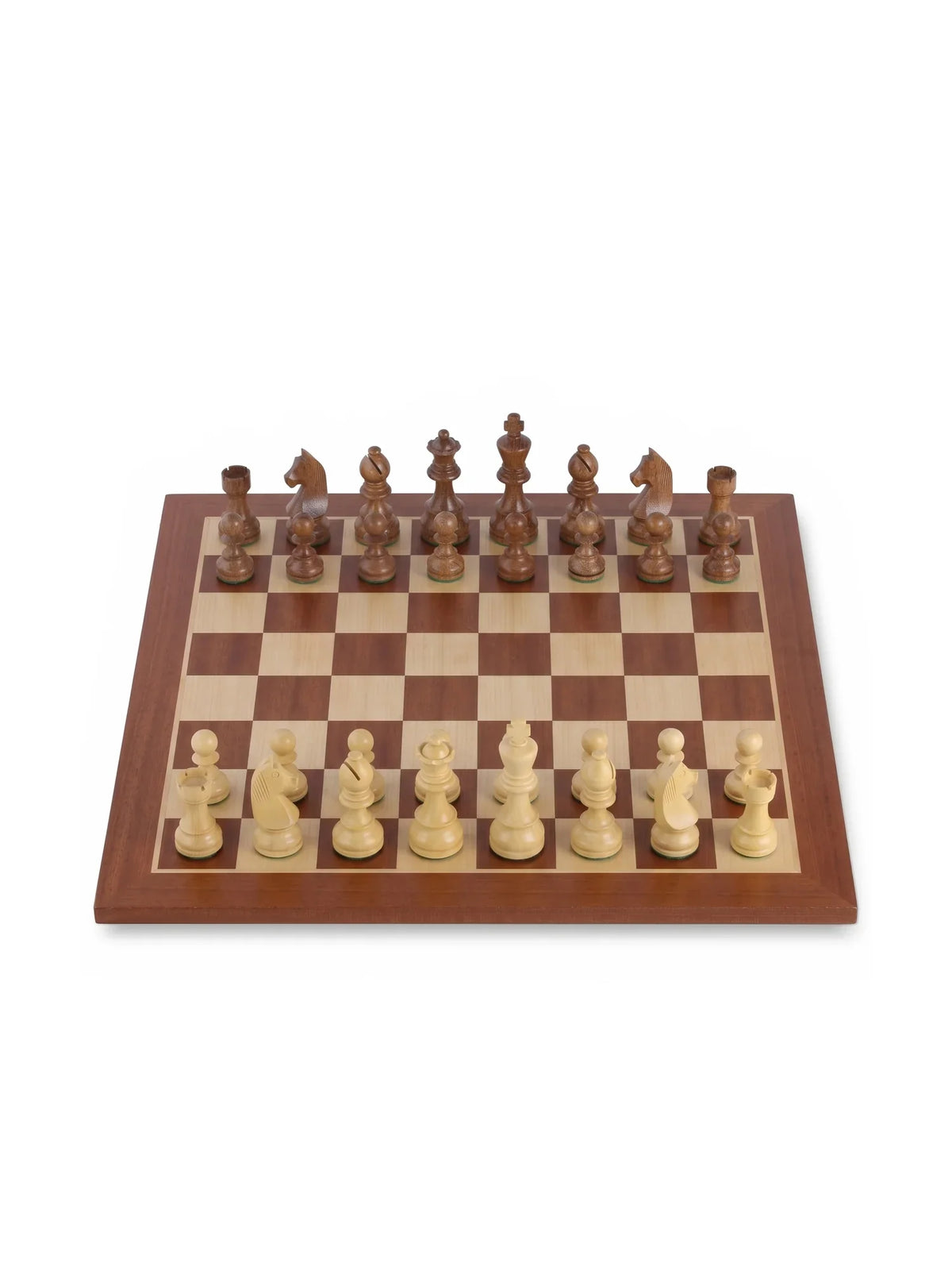 Échiquier Grand Classique en acajou, pièces brunes et claires en place, vue de face