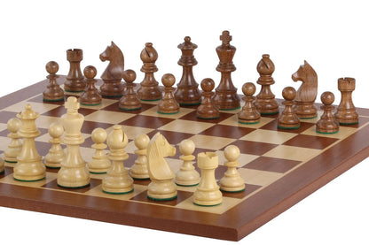 Échiquier Grand Classique en acajou, 48 cm, pièces brunes et claires en place