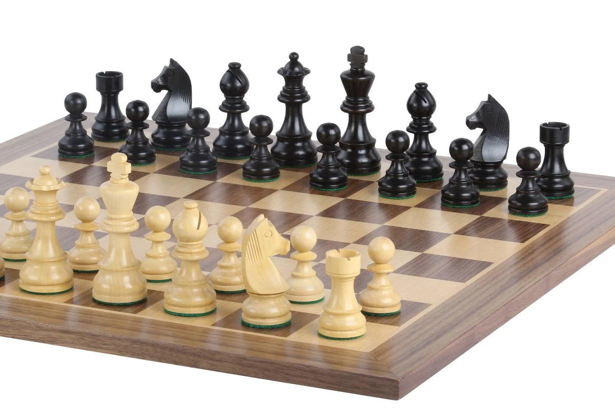 Échiquier Grand Classique en noyer, grand format 54 cm, pièces noires et claires, sans coordonnées
