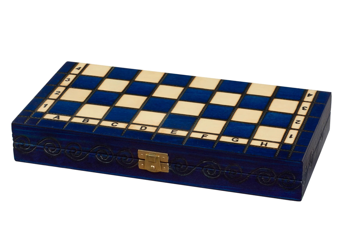 Échiquier pliant bleu fermé, avec son fermoir