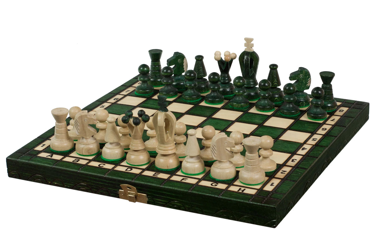Échiquier pliant en bois de 30 cm, cases vertes, avec ses pièces de style royal en place