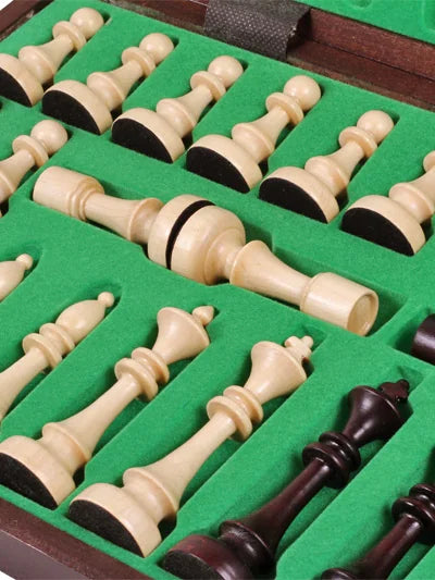 Jeu d’échecs Club – les pièces rangées à l’intérieur