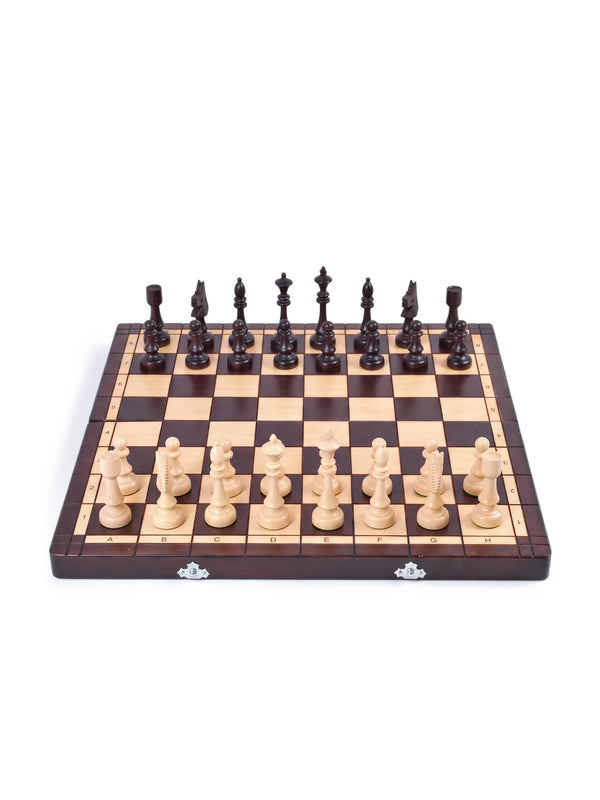 Jeu d’échecs Club : échiquier pliant en bois et ses pièces en place, vue de face