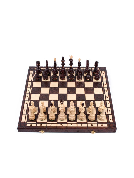 Jeu d’échecs indien Maharadjah marron – vue d’ensemble, pièces en place