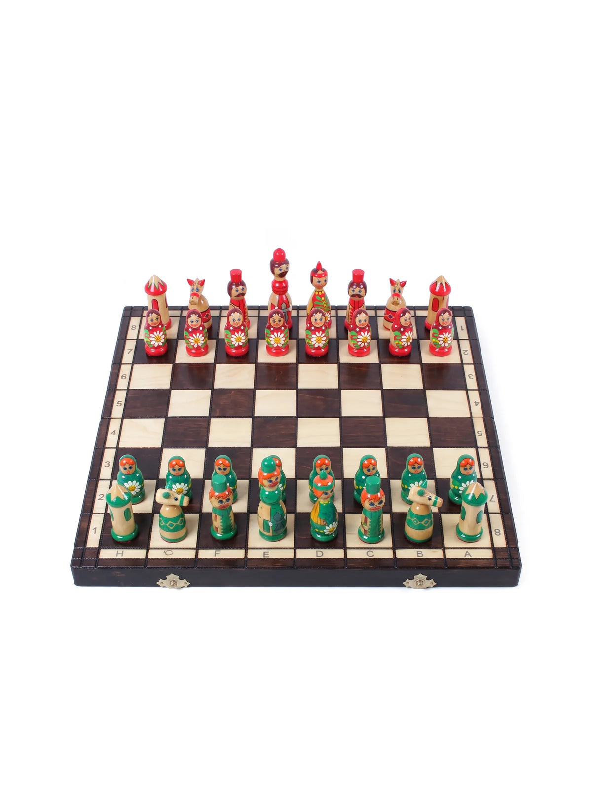 Jeu d’échecs Matriochka, coloris vert et rouge : vue d’ensemble, pièces en place