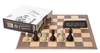 Kit d’échecs DGT : sa boîte, le plateau pliant, des pièces et la pendule DGT 1002