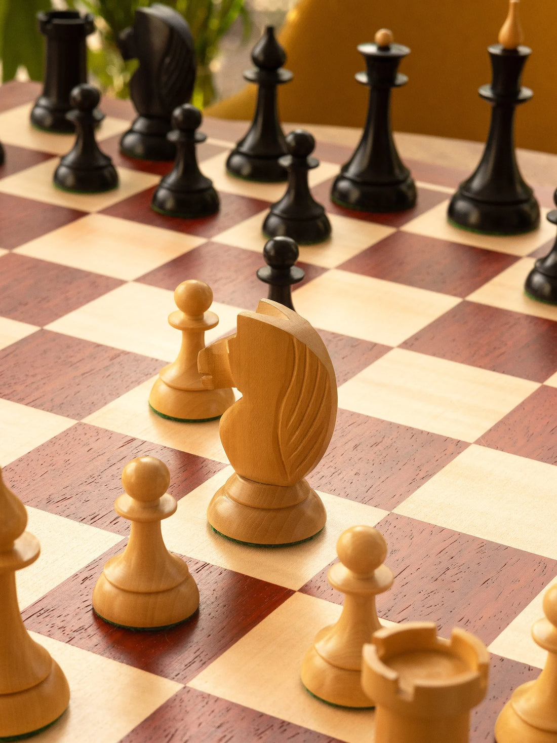 Pièces d’échecs Queen’s Gambit 1957 Ébène – détail des pièces