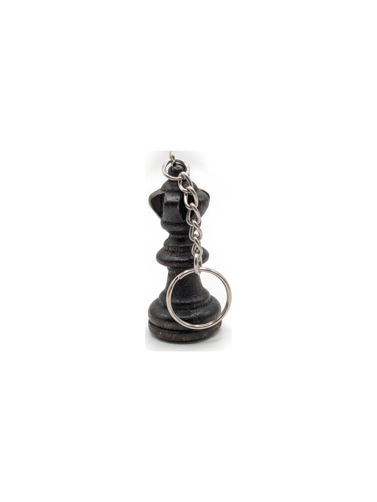 Porte-clés dame noire en bois, pièce d’échecs avec anneau et chaînette, sur fond blanc