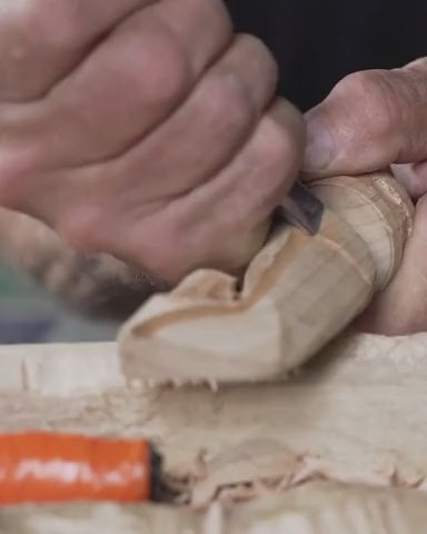 Sculpter : une pièce taillée à la gouge et au couteau