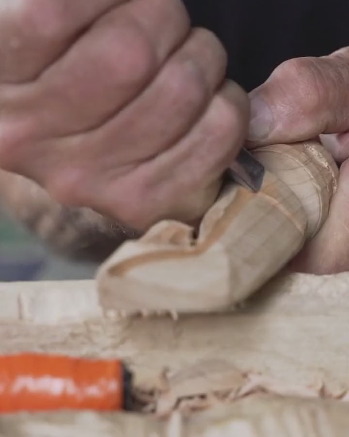 Sculpter : une pièce taillée à la gouge et au couteau